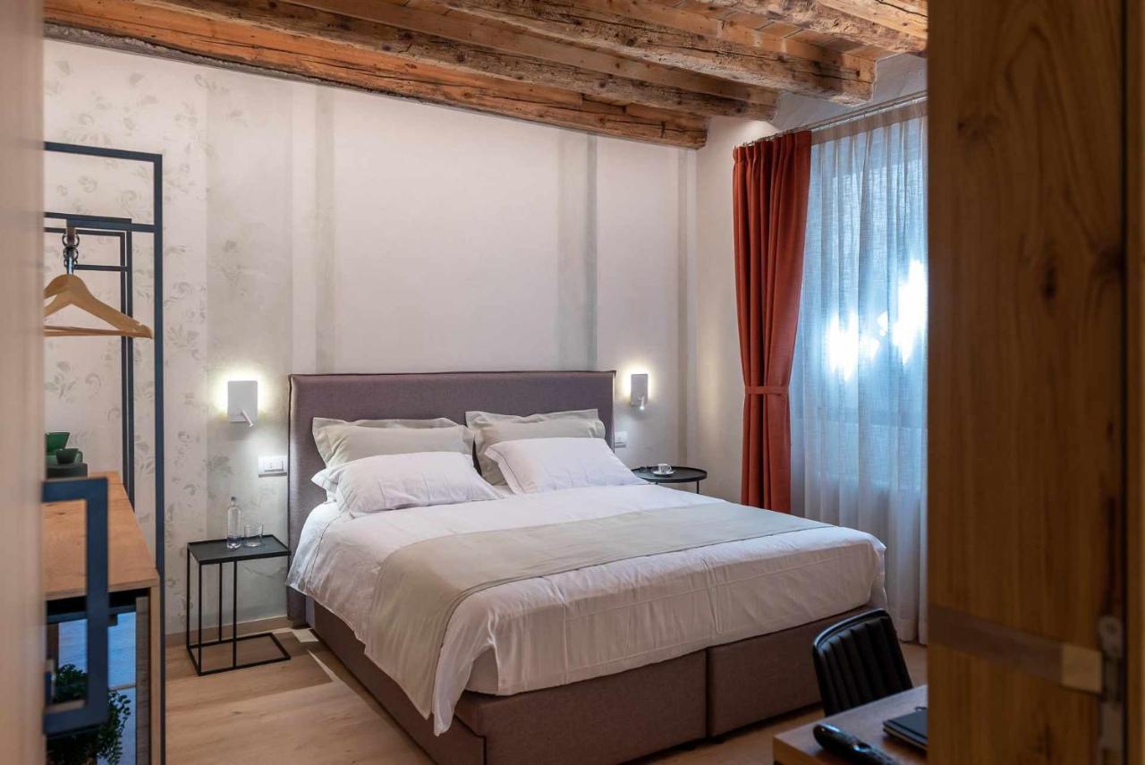 Buranelli Charme Rooms تريفيزو الغرفة الصورة